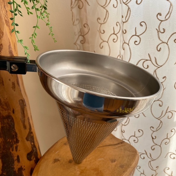 Large colander - Picture 1 of 4